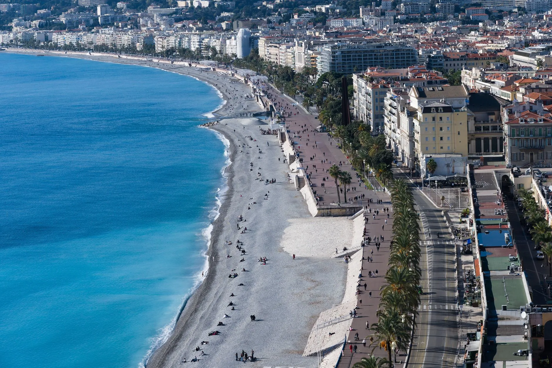 La Promenade des Anglais et le centre-ville : les pieds dans l'eau
